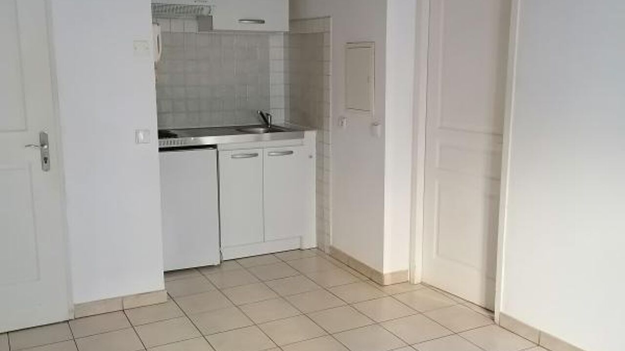 appartement 2 pièces 27 m2 à louer à Cadenet (84160)