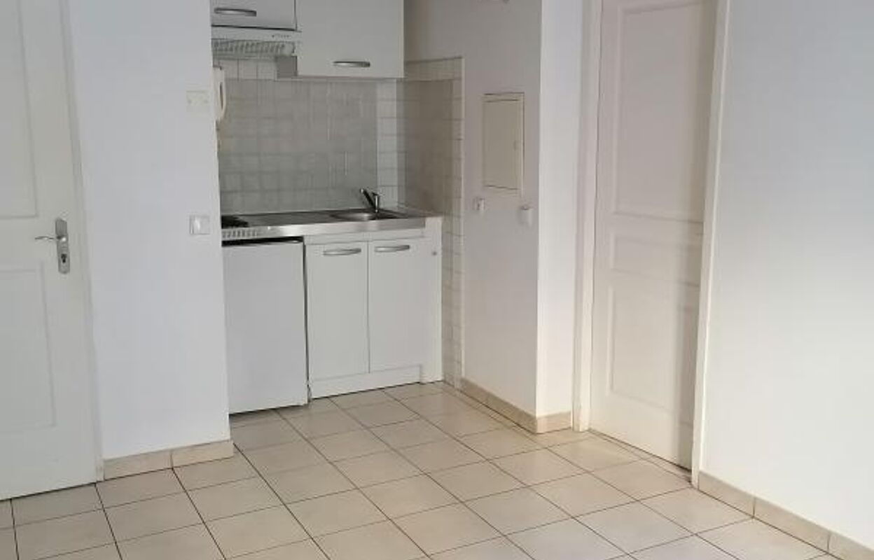 appartement 2 pièces 27 m2 à louer à Cadenet (84160)