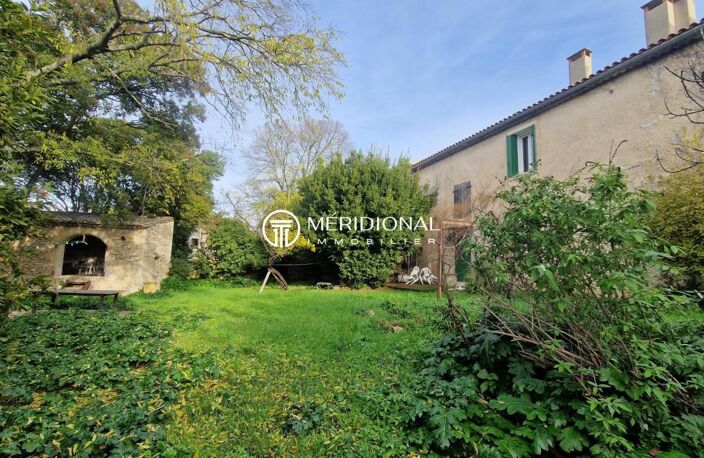 Rare Mas de village avec maison de Maître et granges — photo 2