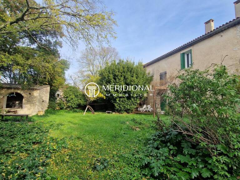 Rare Mas de village avec maison de Maître et granges — photo 1