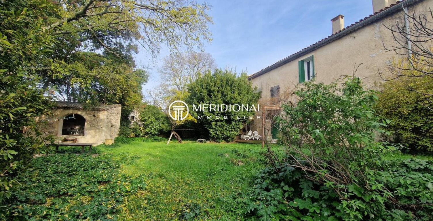 Rare Mas de village avec maison de Maître et granges — photo 1