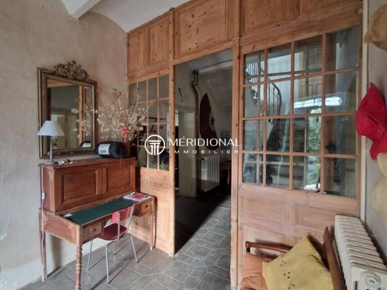 Rare Mas de village avec maison de Maître et granges — photo 1