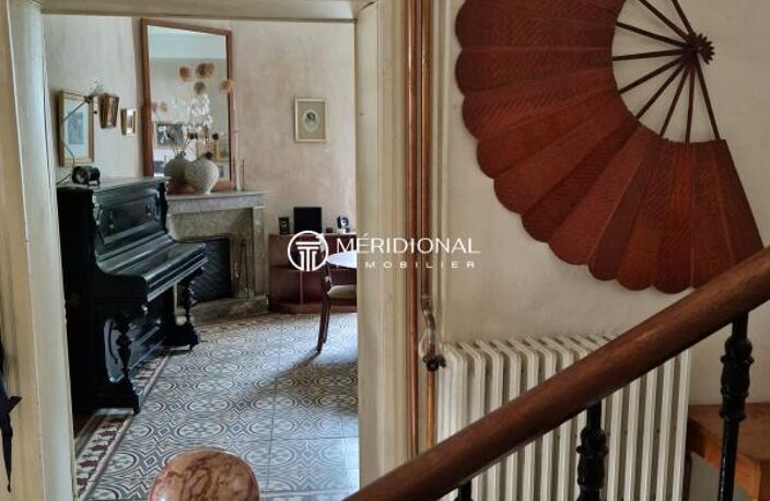 Rare Mas de village avec maison de Maître et granges — photo 5