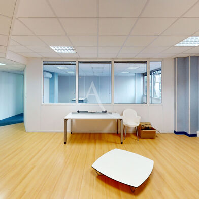 Bureau 126 m²