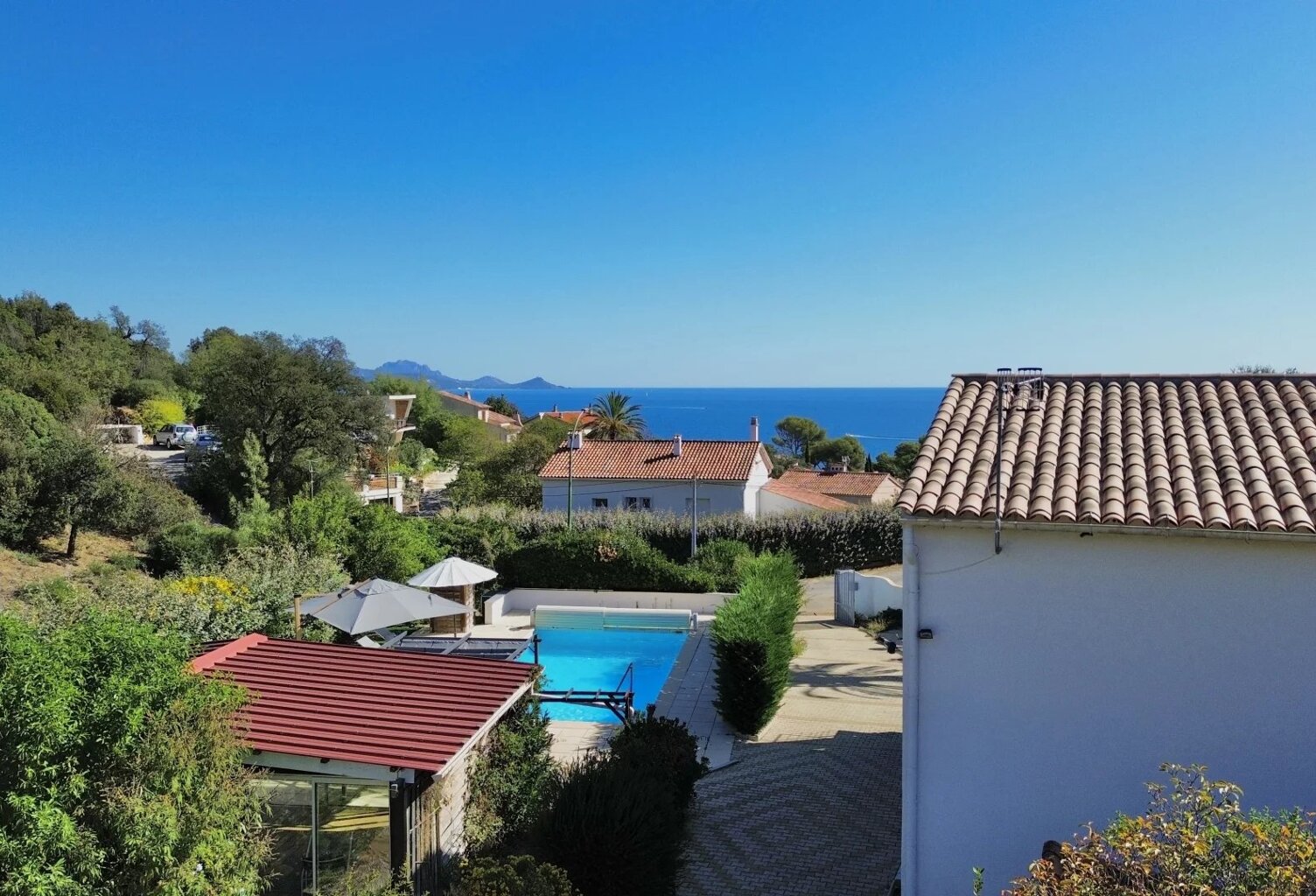 Villa avec vue mer, piscine, pool house et terrain de pétanque — photo 1