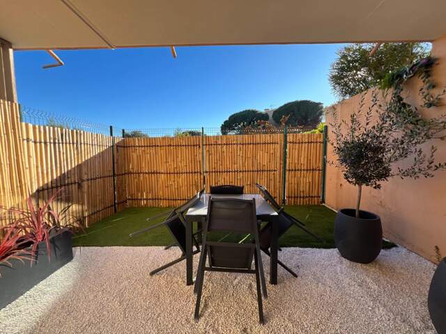 Deux pièces de 50m2 à Sainte-Maxime avec terrasse — photo du bien