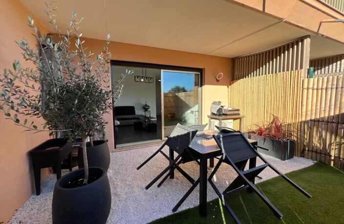 Deux pièces de 50m2 à Sainte-Maxime avec terrasse — photo 2