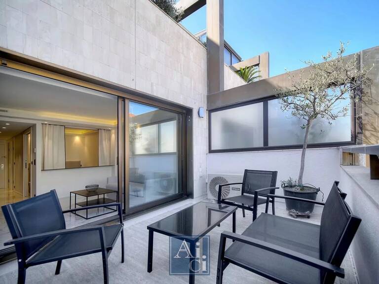 Cannes Croisette Gray d'Albion 2 pièces Terrasse — photo 1