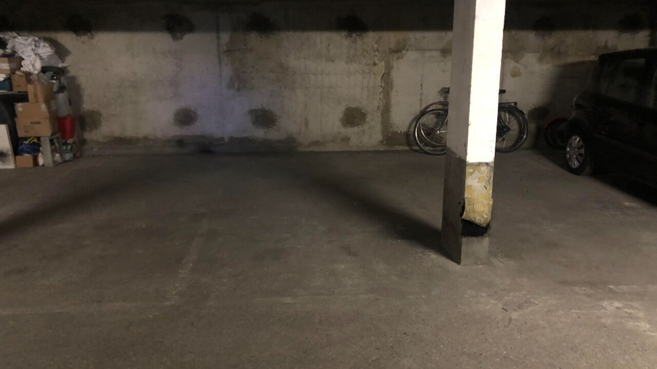 garage  pièces 10 m2 à louer à Lyon 2 (69002)