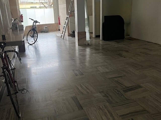 Proche centre ville local commercial ou professionnel en RDC — photo du bien
