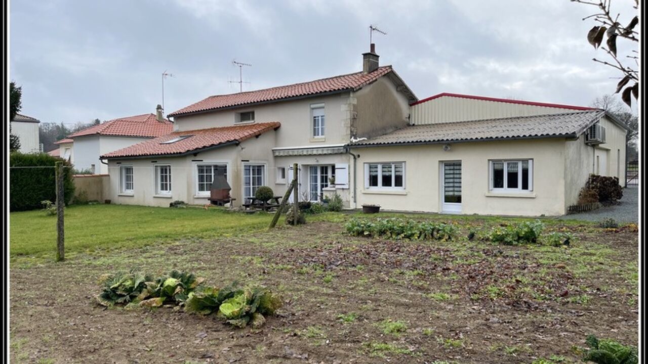 maison 8 pièces 153 m2 à vendre à Mazières-en-Gâtine (79310)