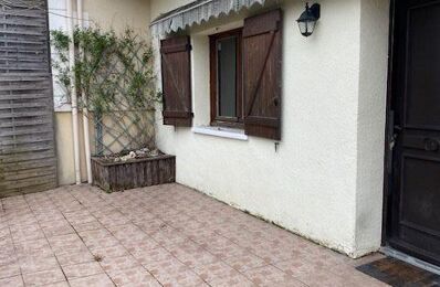 location maison 778 € CC /mois à proximité de Carignan-de-Bordeaux (33360)