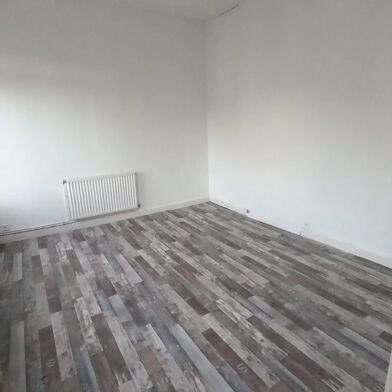 Appartement 5 pièces 707 €