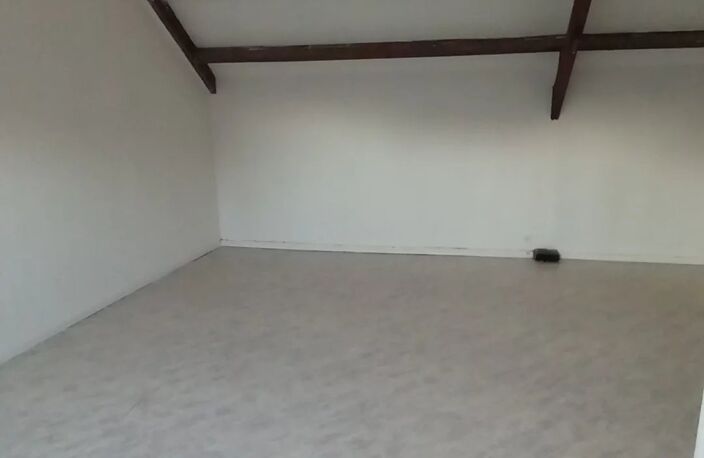 Location appartement 5 pièces 145 m² à Fourmies (59610) — photo 2