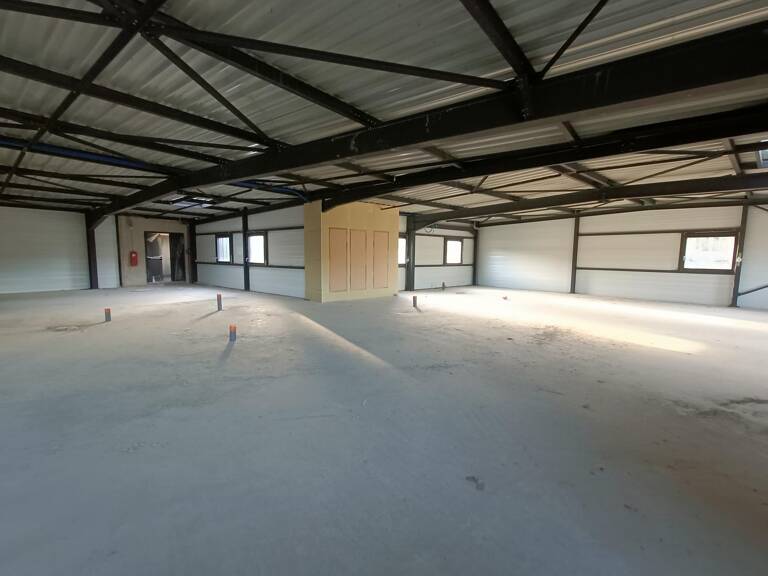 Immeuble  250 m² — photo 1