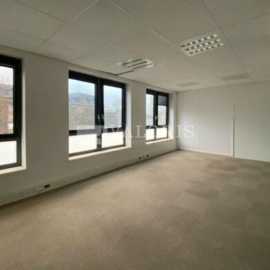 Bureau 1345 m²