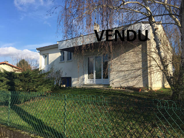 EXCLUSIVITE A VENDRE JOLIE VILLA AVEC GARAGE ET JARDIN — photo du bien