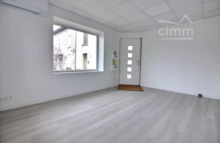 BUREAUX NEUFS CENTRE VILLAGE — photo 4