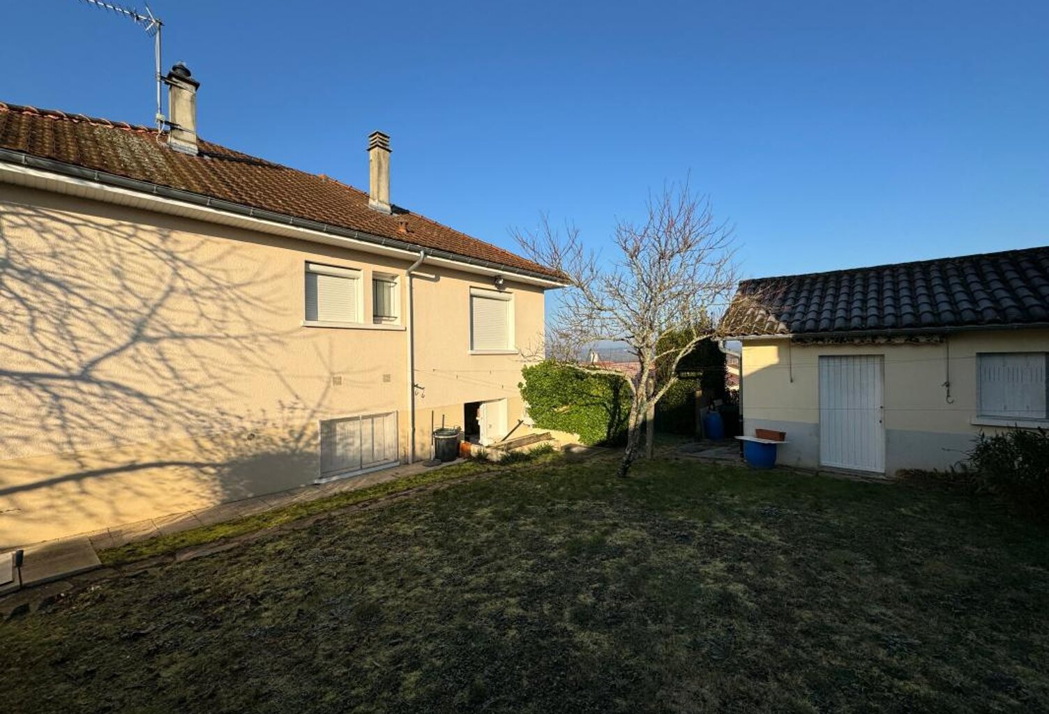 VENTE : maison 5 pièces (111 m²) à SAINT JUNIEN — photo 1