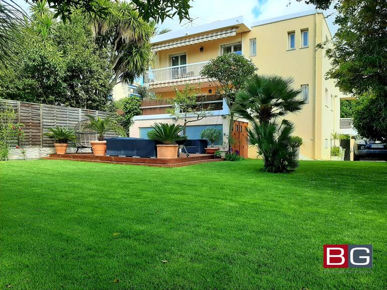 ANTIBES - MAISON/APPARTEMENT 5 CHAMBRES — photo 1