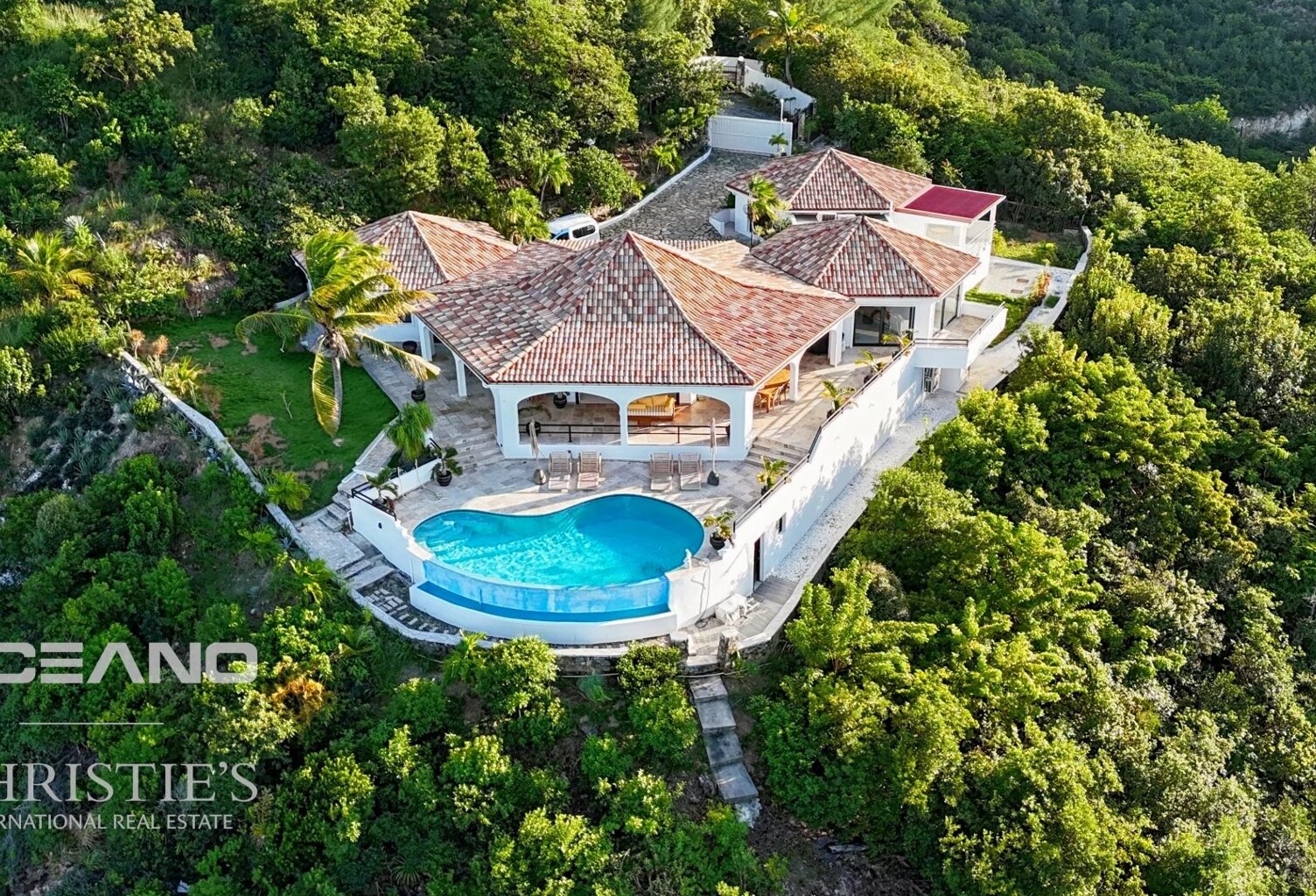 Villa - Terres Basses — photo 1