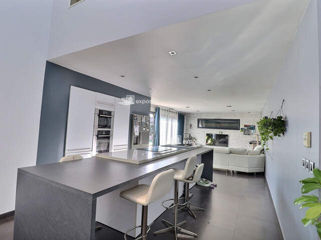VILLA 3 faces - Plain pied 4 pièces -139 m² - Garage — photo du bien