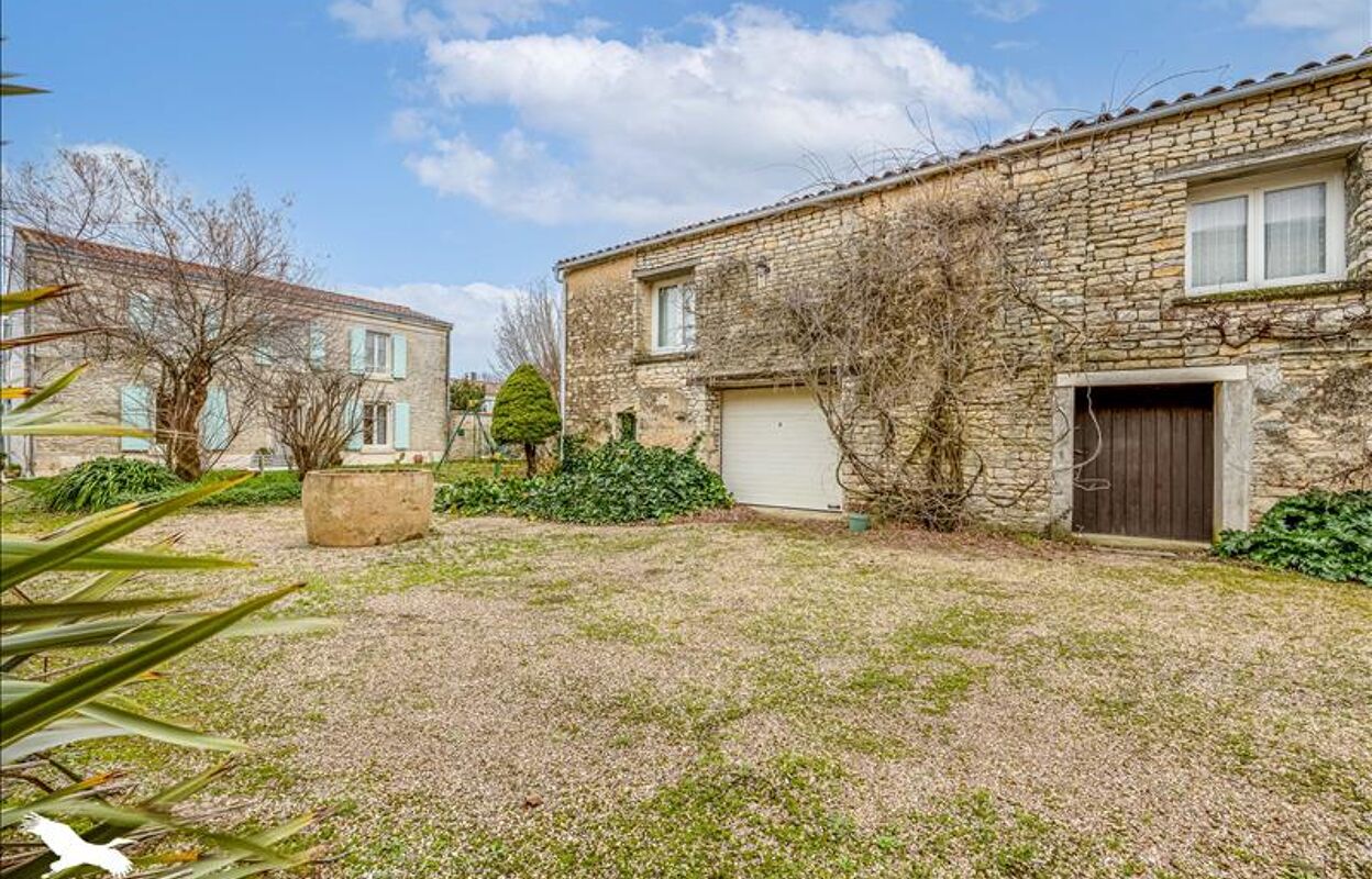 maison 6 pièces 136 m2 à vendre à Saint-Hilaire-la-Palud (79210)