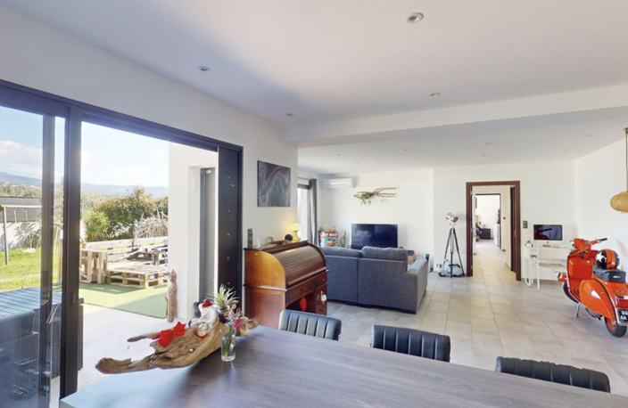 APPARTEMENT 111 M2 AVEC TERRAIN PRIVATIF - PORTICCIO — photo 2