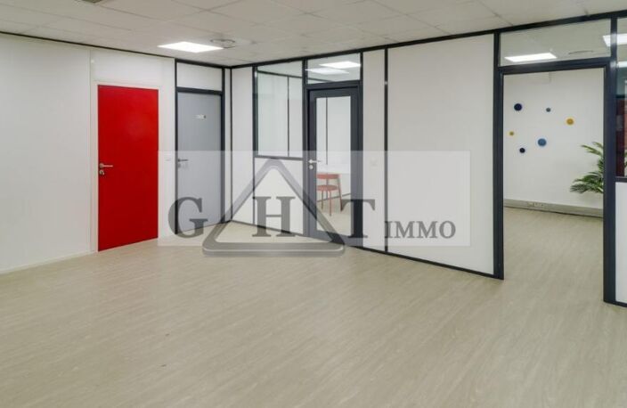 203M2 A LOUER VILLIERS SUR MARNE BUREAUX — photo 5