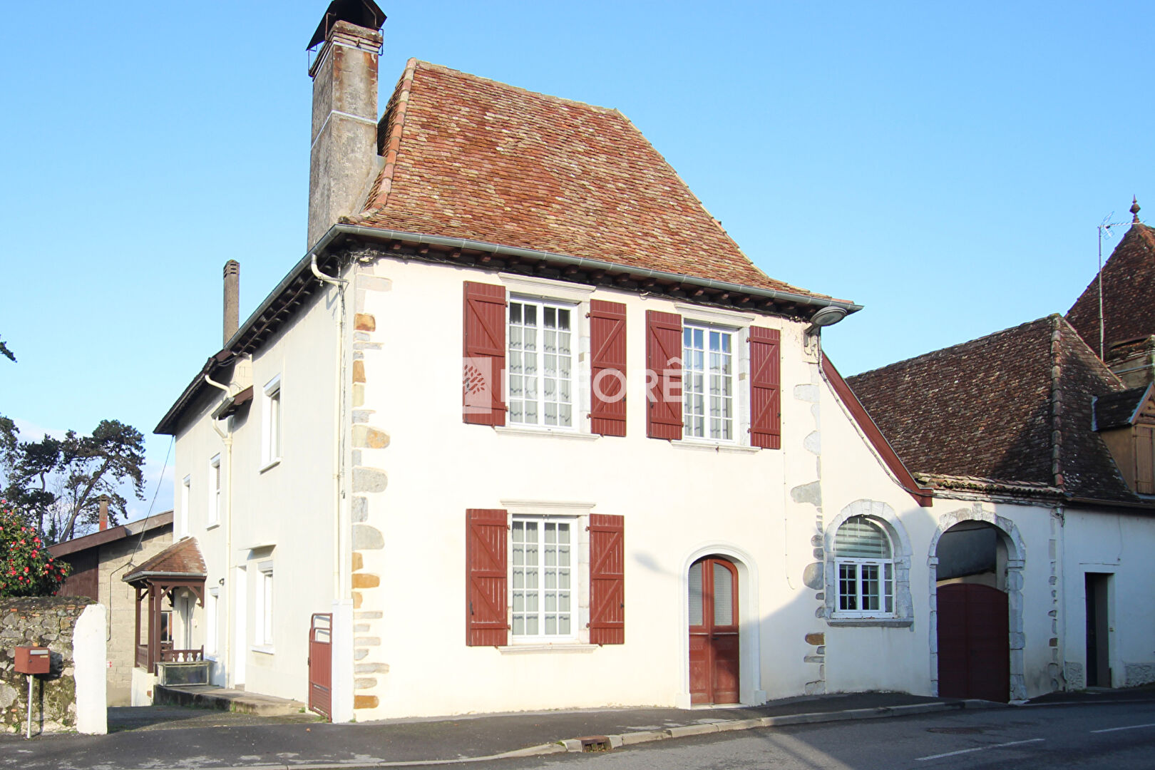 Villa / Maison  T15 à vendre Orthez 64300