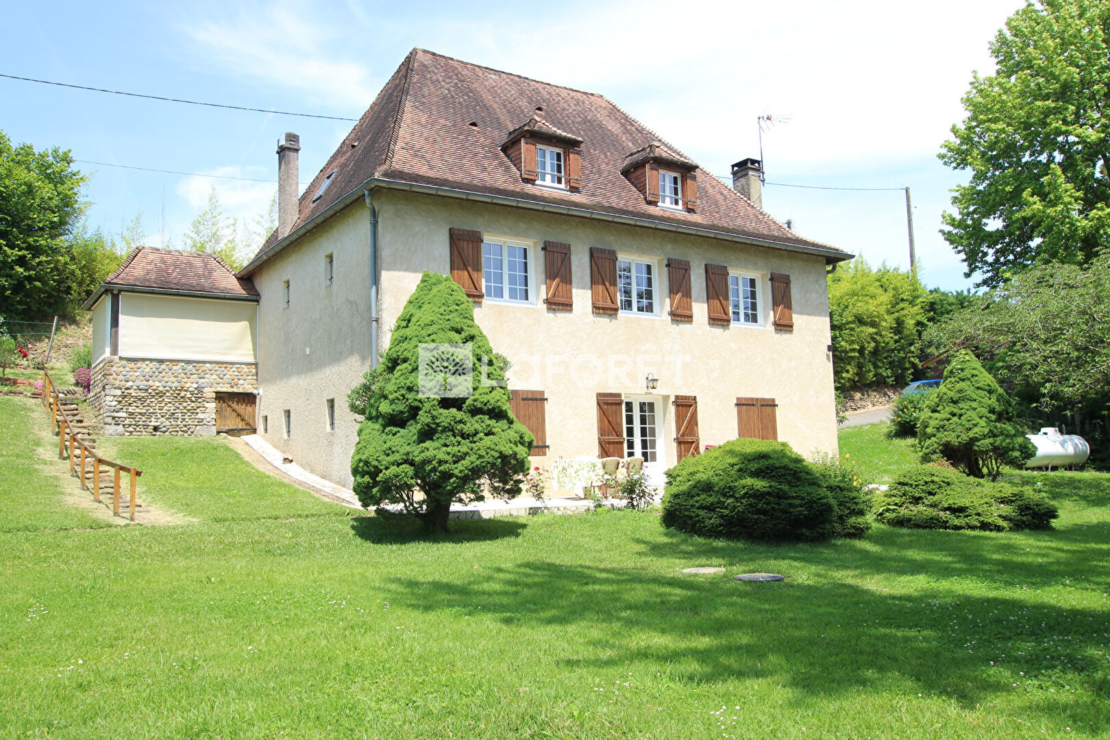 Villa / Maison 8 pièces  à vendre Sauveterre-de-Béarn 64390