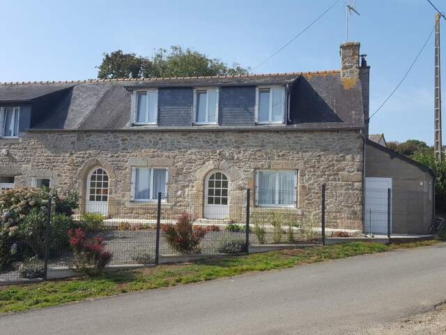 belle maison en pierre — photo du bien