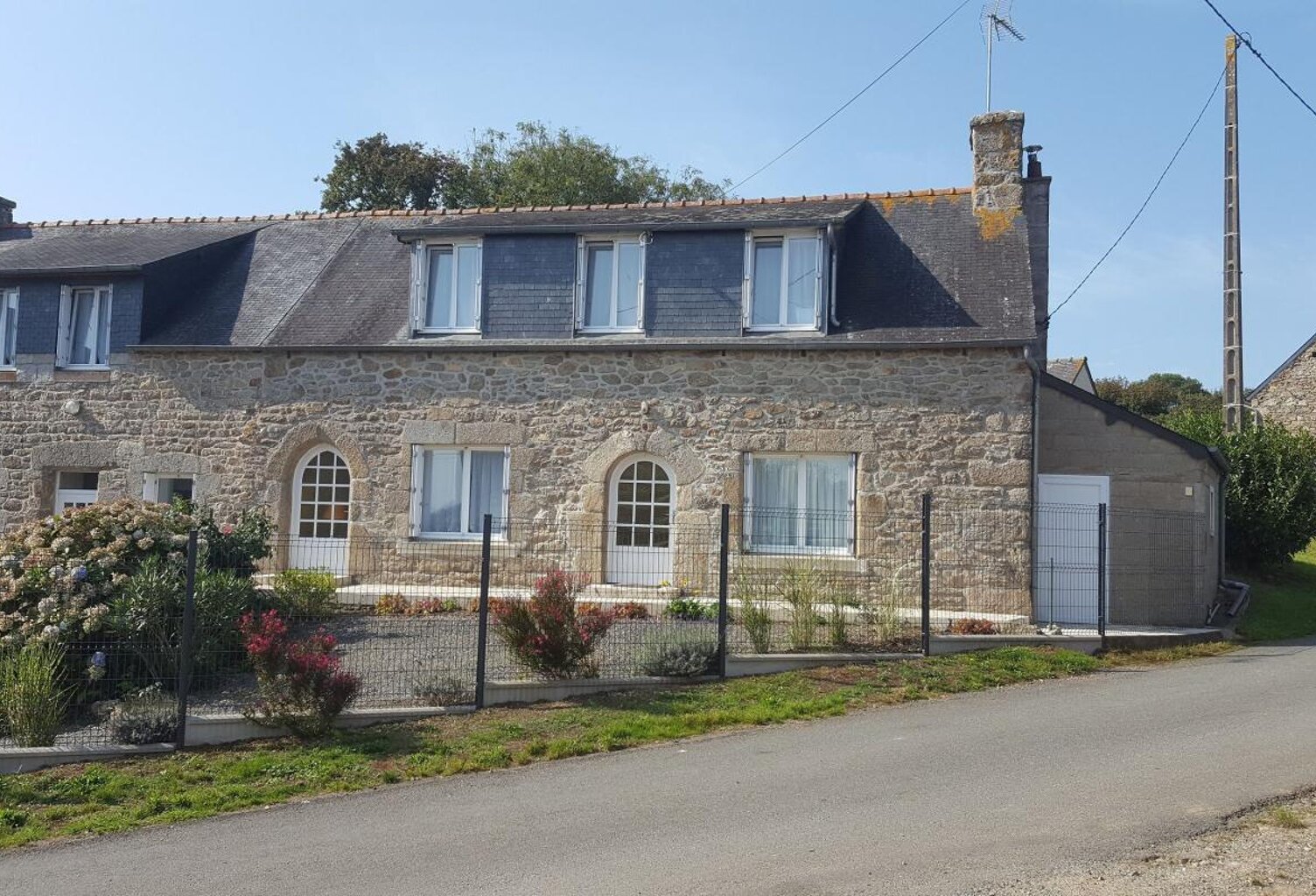 belle maison en pierre — photo 1