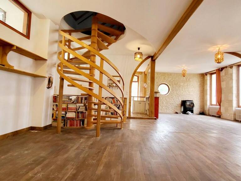 Maison T7 (162 m²) en vente à CHAUVIGNY — photo 1
