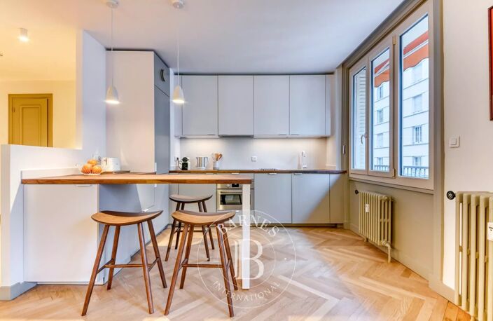 Lyon 6 - Puvis de Chavannes - Appartement meublé et rénové de 52,80 m² - Balcon - 1 Chambre — photo 2