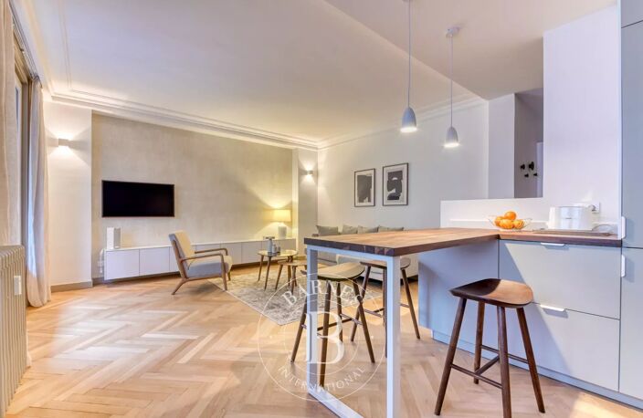 Lyon 6 - Puvis de Chavannes - Appartement meublé et rénové de 52,80 m² - Balcon - 1 Chambre — photo 3