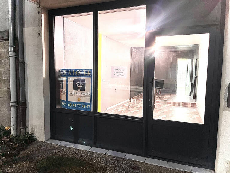 Local commercial - 31 m2 - Très bel emplacement - Axe très p — photo 1