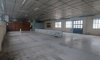 Local industriel 16 Pièces 1300 m² à vendre à Jurançon (64110)