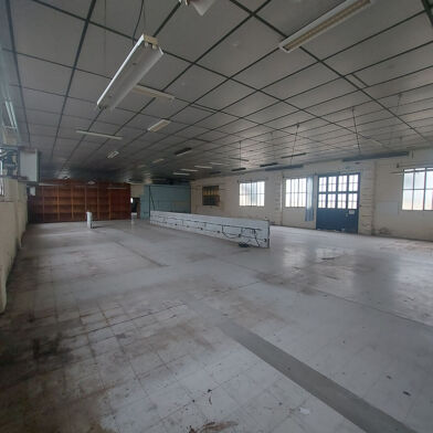 Local industriel 16 pièces 559000 €