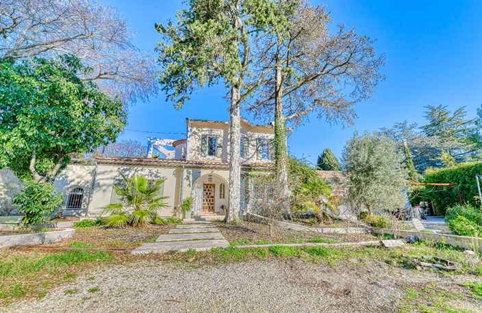 Nîmes - Maison 7 pièces avec jardin & piscine — photo 2