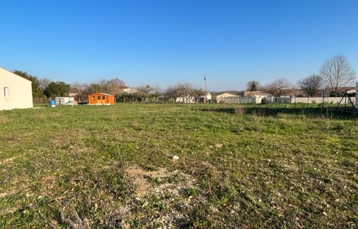 terrain  pièces 1033 m2 à vendre à Salignac-sur-Charente (17800)