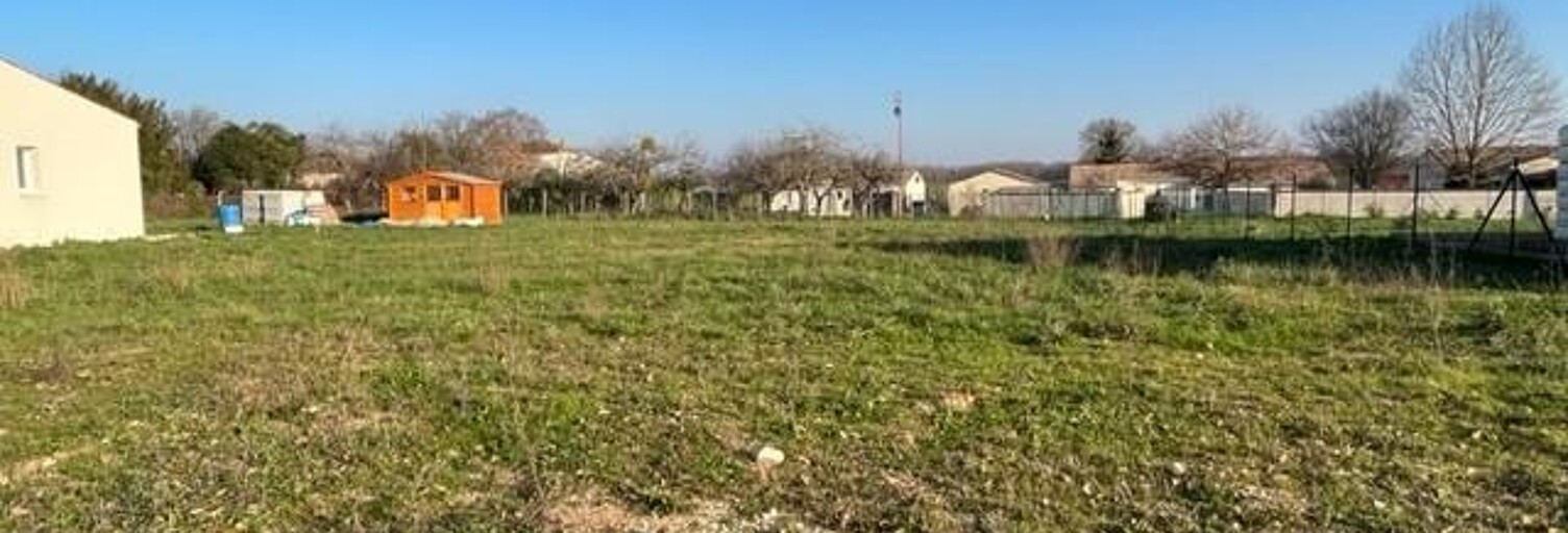 Terrain  1033 m² à vendre à Salignac-sur-Charente (17800)