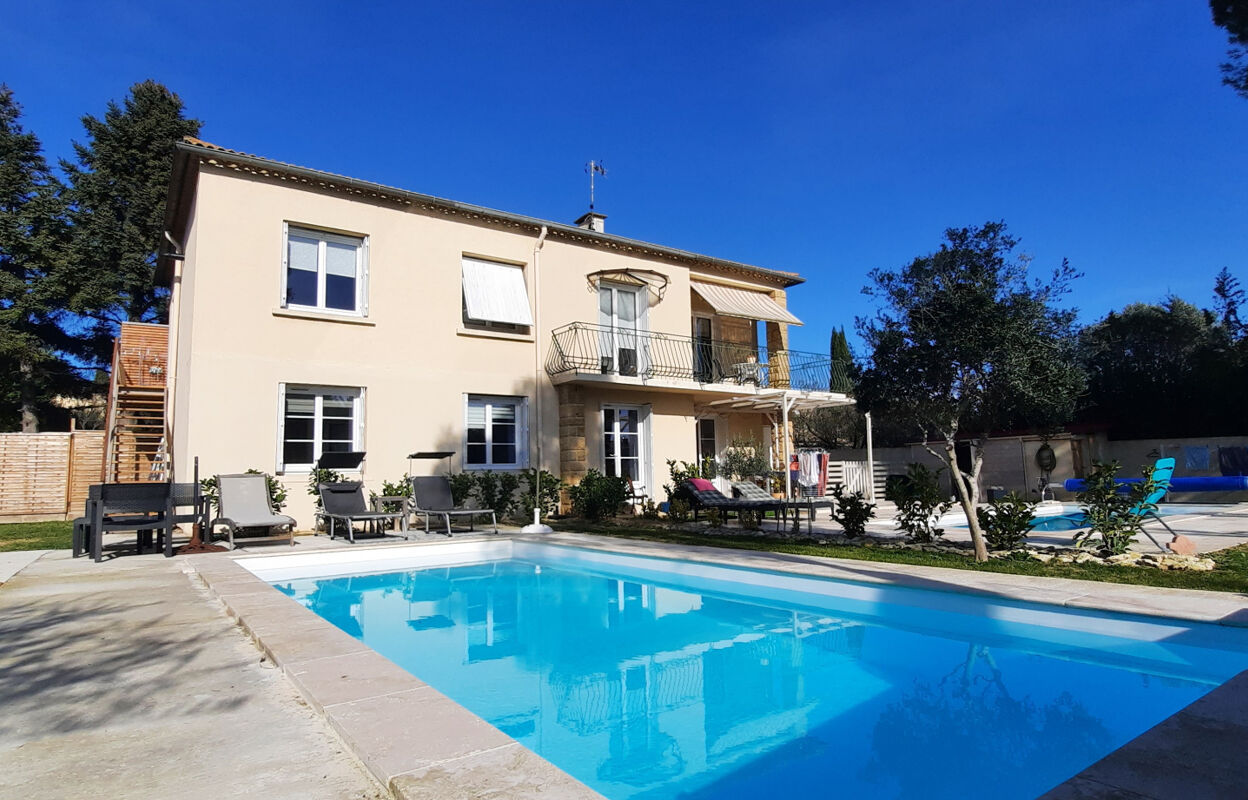 maison 10 pièces 236 m2 à vendre à Uzès (30700)