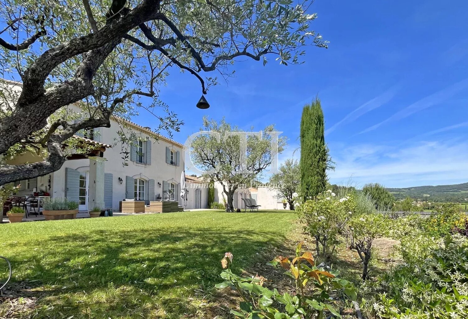 En Provence A vendre, Exceptionnelle propriété proche du centre- — photo 1