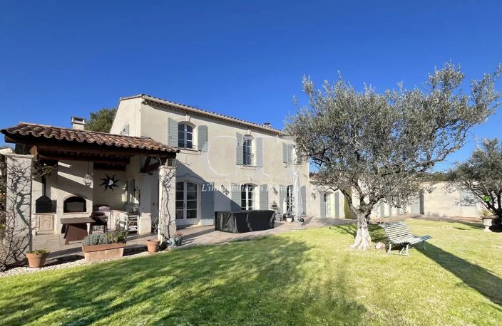 En Provence A vendre, Exceptionnelle propriété proche du centre- — photo 3