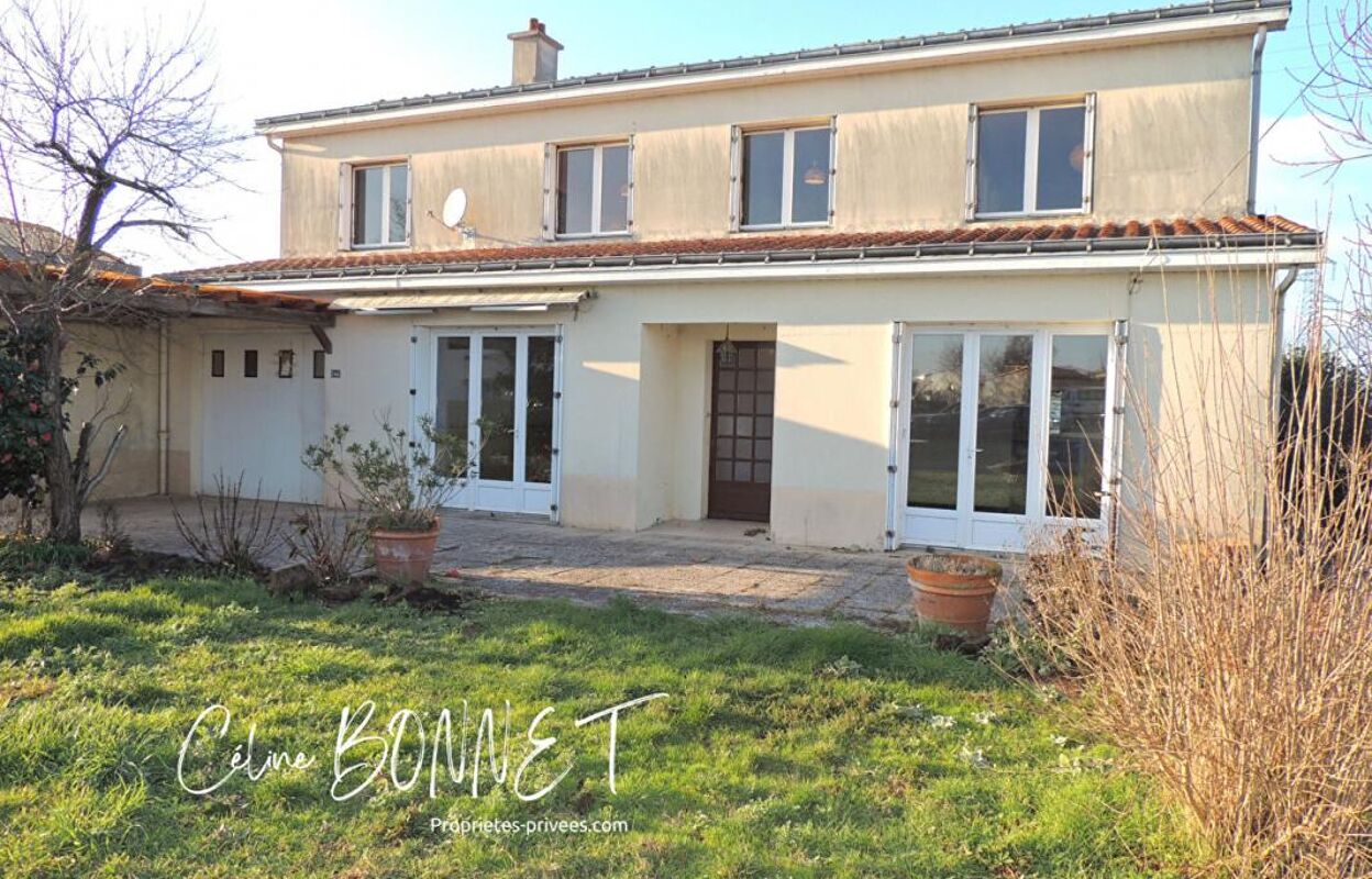 maison 6 pièces 114 m2 à vendre à Mouzillon (44330)