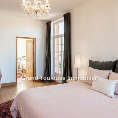 Maison 8 pièces 983250 €