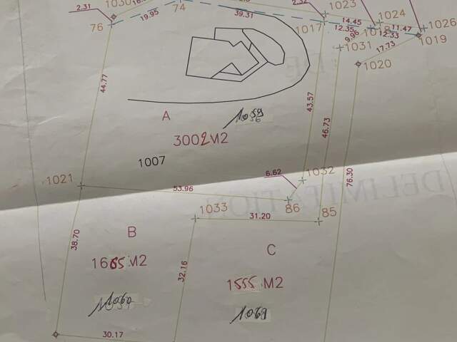 Terrain constructible et viabilisé 1555m2 — photo du bien