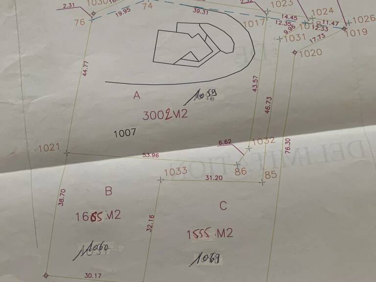 Terrain constructible et viabilisé 1555m2 — photo 1