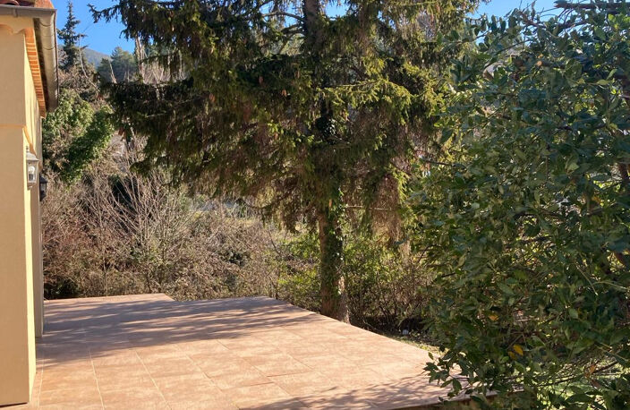 En location à Levens (06) : maison de 110m2 — photo 2